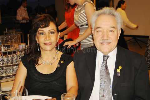 04072015 José Violante, Mónica Torres y Alejandro Violante Torres.