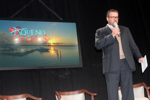 Por su parte, Moreno Laguillo señaló que después de casi dos meses de grabación, tiene el honor de presentar esta pieza musical que encabezará la banda sonora de la telenovela que se estrenará el 27 de julio a las 19:15 horas por el Canal de las Estrellas.