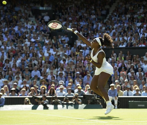 Serena se llevó el primero con un aplastante 6-2.
