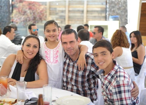 Paulina, Sandra, Jorge y Jorge.