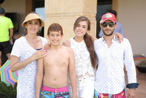 Angélica, Mauricio, Bárbara y Andrés.
