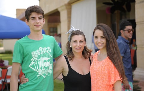 José Manuel, Astrid e Isabella.
