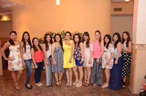 11072015 Un día sensacional disfrutó la futura contrayente al lado de sus invitadas