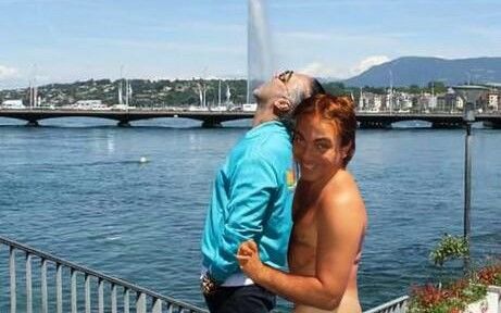 Algunos recordaron el "masajito con saiote" de Cristian Castro.