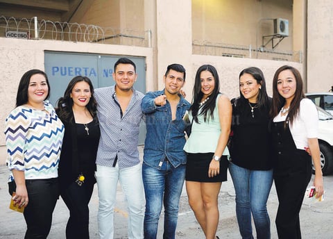 13072015 ENTRE AMIGOS.  Jenny, Ivonne, Mario, Waldo, Ilsse, Sophia y Mafer.