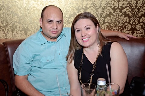 16072015 POSAN PARA LA FOTO.  Jesús y Daniela.