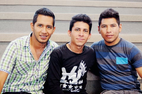 18072015 AMIGOS.  Miguel Torres, Omar Castillo y Bladimir Chávez.