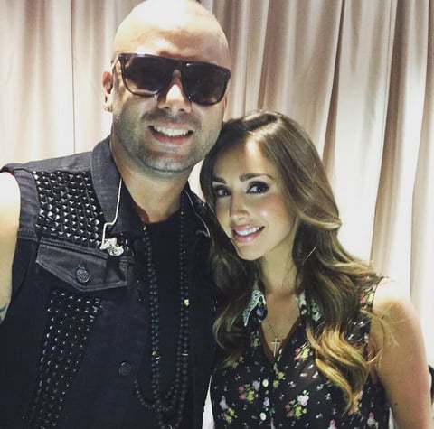 Anahí compartió varias fotografías en Instagram previo a su actuación, y en ellas su rostro luce algo diferente.