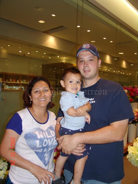 22072015 EN FAMILIA.  Samantha, Jacobo jr. y Jacobo.