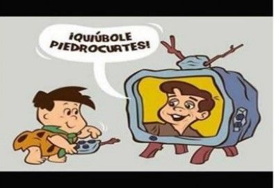 La edad del comediante ha sido motivo de burla de los usuarios, por el largo tiempo que lleva al aire su programa.