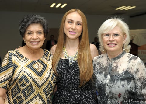 Elvira Muñoz de Castro, Lic. Alejandra Urby Castro y Telma Quiñones.