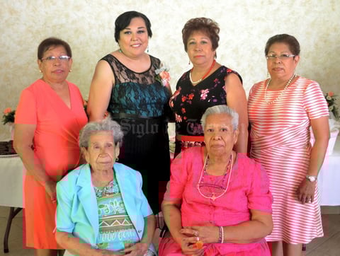 25072015 Gratos momentos pasaron las invitadas en esta amena celebración.