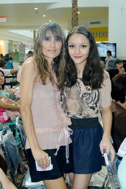 26072015 Soraya Bazaldúa y Ana González.