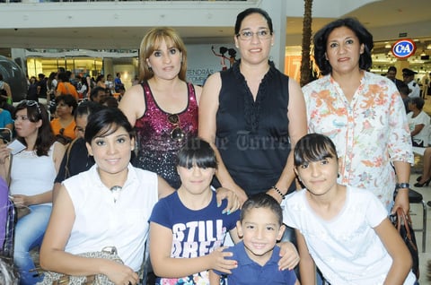 26072015 Nora, Zulema, Yunué, Romina, Regina, Julia y José Ernesto.
