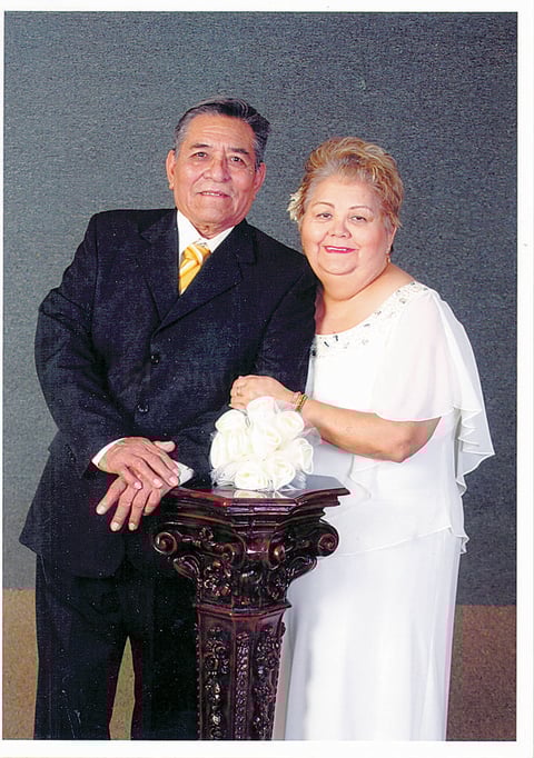 26072015 50 AñOS DE CASADOS.   Ignacio Luévanos Escalón y María Elena Ortega Cháirez.