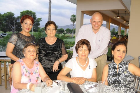 26072015 EN EL CLUB.  Ana, Amaya, Fernando, Minerva, Magda y Ángela.