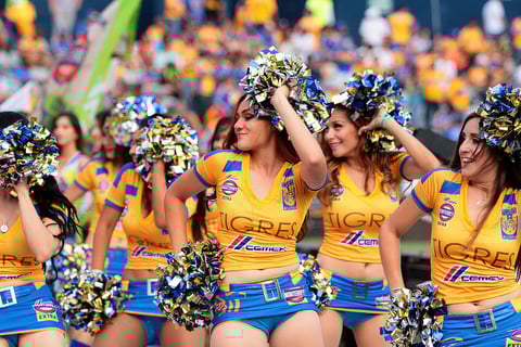 El baile de apoyo en el 'Volcán'.
