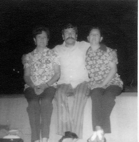 02082015 Celia, Benjamín y Esperanza, en Guadalajara,
Jalisco, en 1965.