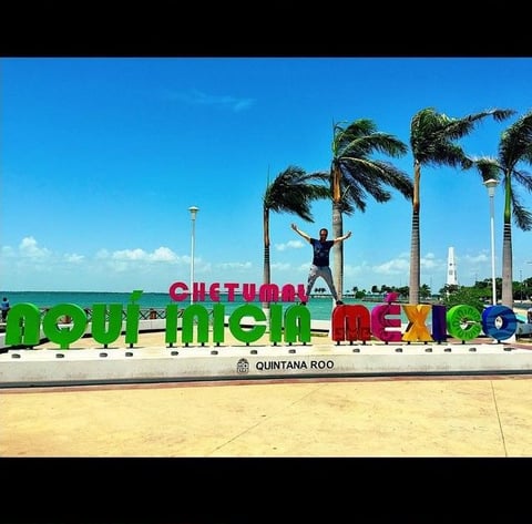 Dash Berlin posó emocionado en Chetumal.