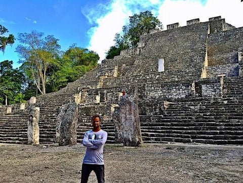 Dash Berlin se mostró enamorado de las ruinas mayas de Calakmul y la naturaleza de Campeche.