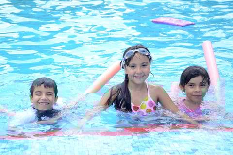 Arnel, Allison y Paola