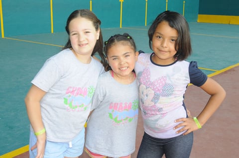 Luciana, Ivanna y Valeria