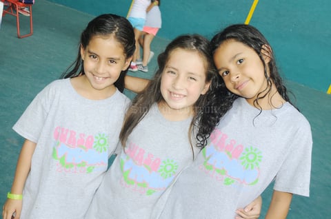 Milagros, Pamela y Astrid