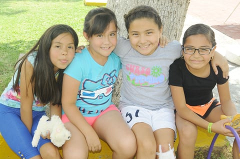 Thaly, Bárbara, Mía y Ana Cecilia