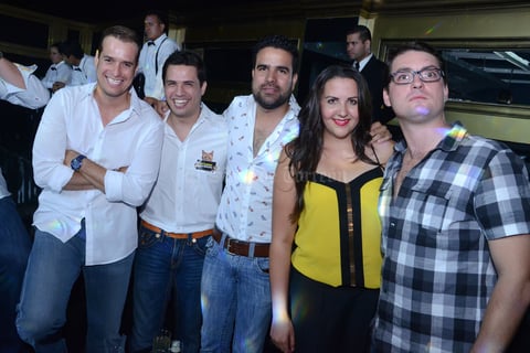 Octavio, Toto, Juane, Ana y López