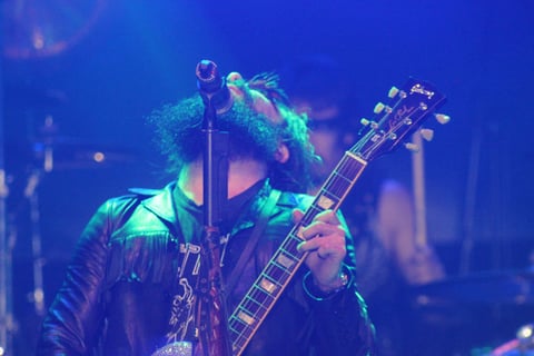 La energía de Moderatto se hizo presente en cada minuto.
