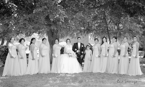 09082015 Yazmín Grana Venegas y Arnulfo Rodríguez Silva, acompañados por sus damas de honor.- Érick Sotomayor Fotografía