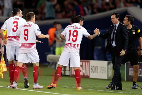 El Sevilla celebraba con gol de vestidor.