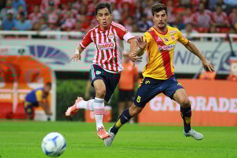 Bravo hizo historia al igualar al mítico Salvador Reyes con 122 dianas, al minuto 27, y luego, al 29, lo superó con 123, para darle el triunfo al "Rebaño Sagrado" en la cancha del estadio de Chivas.