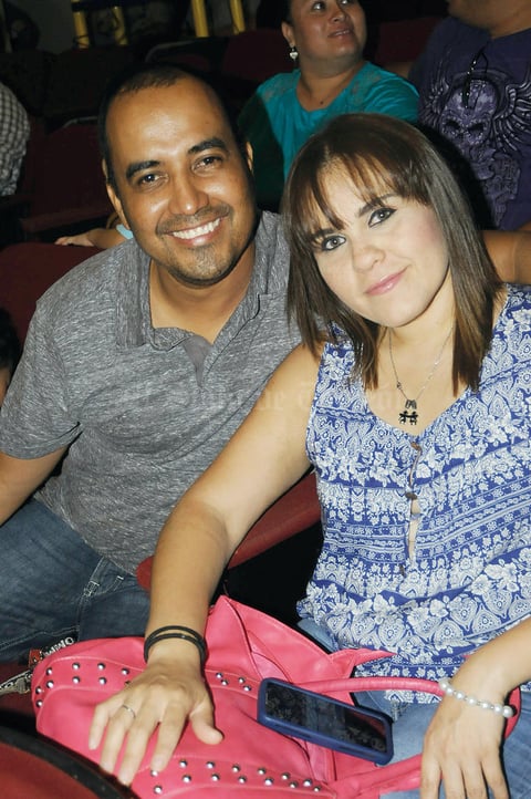 16082015 Salvador Canales y Alejandra Raigoza.
