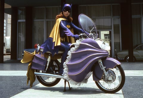 Los fanáticos de hueso colorado de la serie de TV de Batman se encuentran de luto por la muerte de Yvonne Craig.