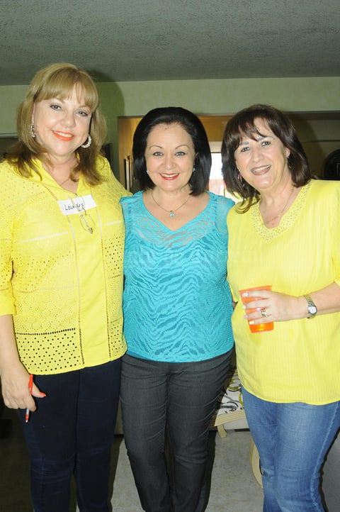 19082015 Lourdes, Perlita y Rosy.