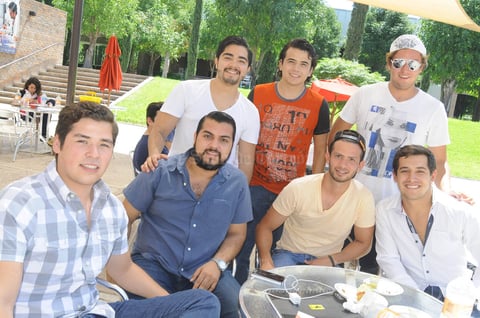 Gael, Omar, Marín, Jesús, Chuy, Víctor y Carlos