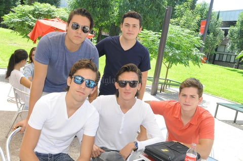 Ricky, Gabriel, Carlos, Jorge y Fer