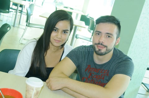 Astrid Martínez y Sergio Palomo