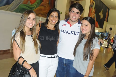 Sofía, Claudia, Diego y Regis