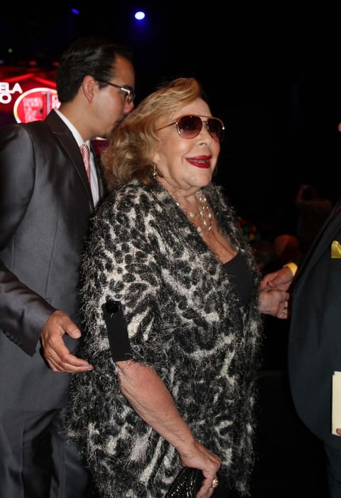 Silvia Pinal, una grande del medio, acudió a la celebración de otra emblemática artista mexicana.