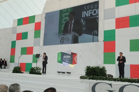 Al entrar al tema de la obra pública, el presidente municipal de Gómez Palacio se refirió a la contingencia generada por el aumento de las lluvias y el desgaste que éstas generaron en servicios como el drenaje y el pavimento.