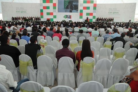 Sobre inversión en infraestructura, se mencionó la construcción de una unidad deportiva en el ejido Esmeralda, del Centro de Alto Rendimiento (CAR) de la colonia San Antonio y la rehabilitación del auditorio Jesús Ibarra Rayas, de la colonia Chapala, así como el techado de la alberca de la unidad deportiva Gómez Palacio.