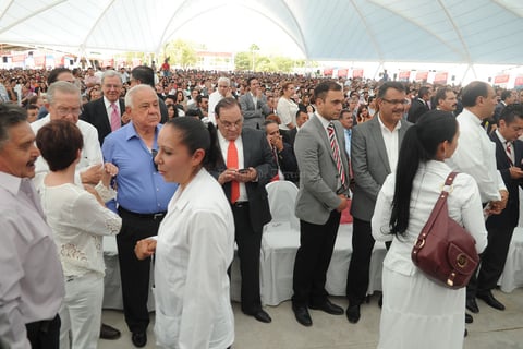 En el mensaje a la ciudadanía que tuvo lugar en la Velaria de la Expo Feria, Campillo enumeró las acciones de desarrollo social, atención a la mujer, apoyos para los jóvenes del medio rural con becas para transporte y los programas para la niñez que se aplican por medio del Sistema DIF.