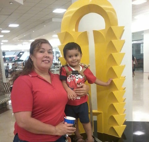 03092015 Sol Jaramillo y Dylan Viramontes.
