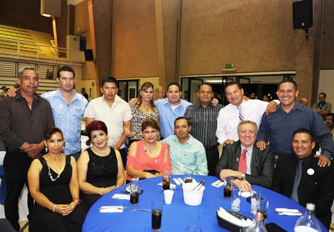 03092015 La cena y entrega de reconocimientos por trayectoria se realizó en el Auditorio del Tec de Monterrey.