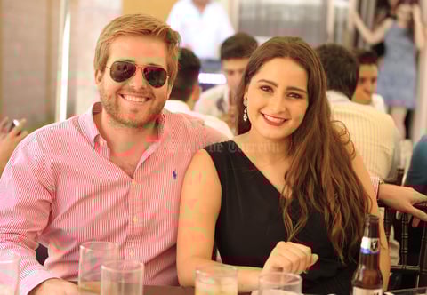 Alejandro y María