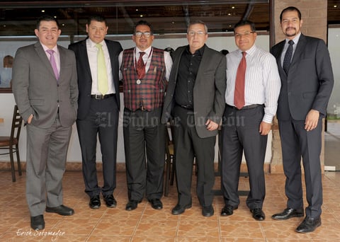 05092015 El congreso fue con motivo de un merecido homenaje al Dr. Jorge del Valle, quien estuvo  acompañado de los Doctores: Gabriel Calvillo, Jaime Rodríguez, Miguel Blas, Miguel Pichardo y Jacobo Quiroz