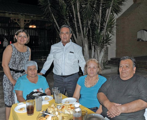 06092015 Marcelino, Dora, María de los Ángeles, Norma y Francisco.