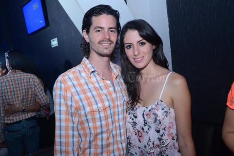 06092015 EN PAREJA.  Polo y Cris.